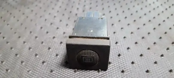 Volkswagen Golf III Windscreen/window heater switch 1H6959621 501.520