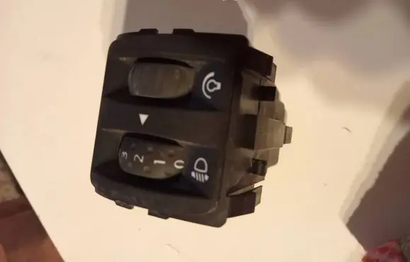Renault Scenic II - Grand scenic II Headlight level height control switch 8200121805b