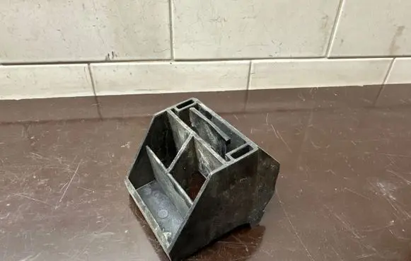 BMW 5 E60 E61 Radiator mount bracket 7542517