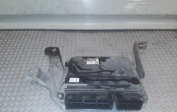 Lexus IS 220D-250-350 Engine control unit/module 8966153741 1758009490