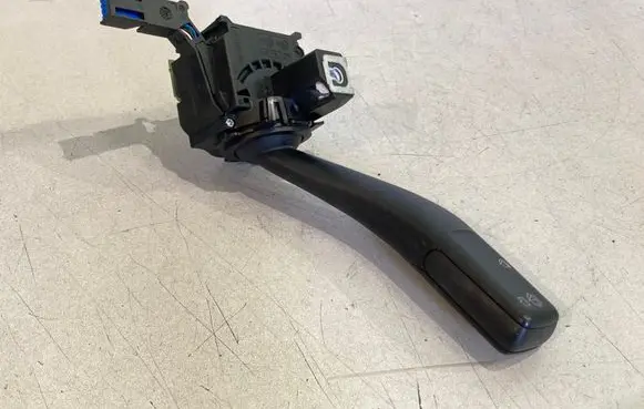 Volkswagen Golf V Wiper control stalk 1K0953519
