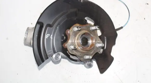 Nissan X-Trail T33 Front wheel hub