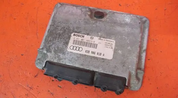 Audi A3 S3 8L Engine control unit/module ECU 038906018A 0281001409