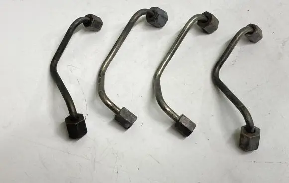 Hyundai Santa Fe Fuel injector supply line/pipe 