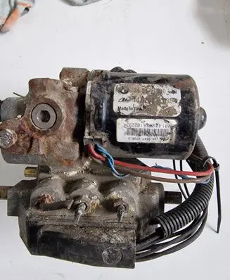 BMW 5 E39 ABS Pump 34511090428