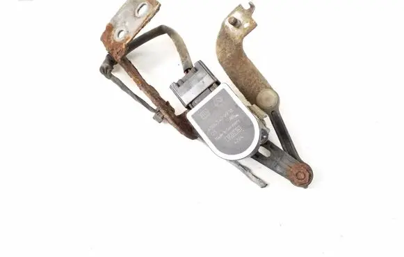 Mercedes-Benz CLA C117 X117 W117 Rear air suspension level height sensor A0045429918