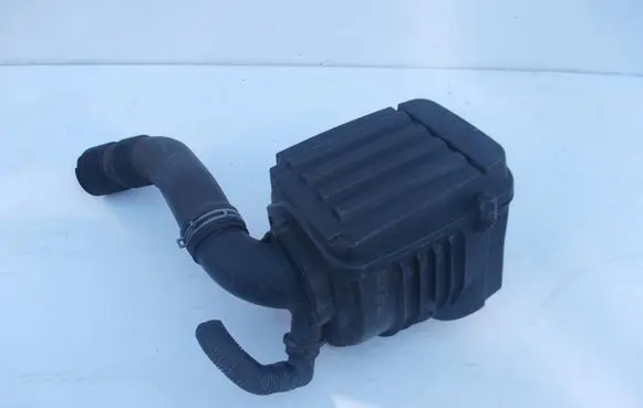 Volkswagen Golf V Air filter box 1F0129607 1K0129610B 1F0129601