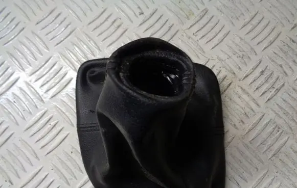 KIA Ceed Gear lever shifter trim leather/knob