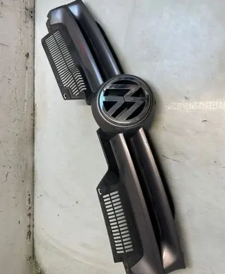 Volkswagen Golf V Front bumper upper radiator grill 1K0853651A