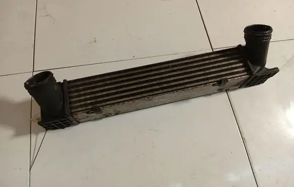 BMW 3 E90 E91 Intercooler radiator 