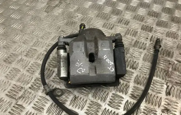 Lexus CT 200H Front brake caliper