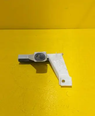 Peugeot 308 Front door windshield rail 9657248580