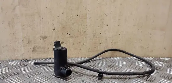 Hyundai ix35 Windscreen/windshield washer pump 985102S100