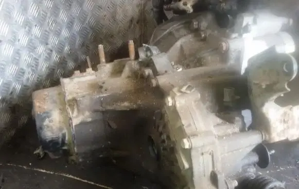Manual 5 speed gearbox