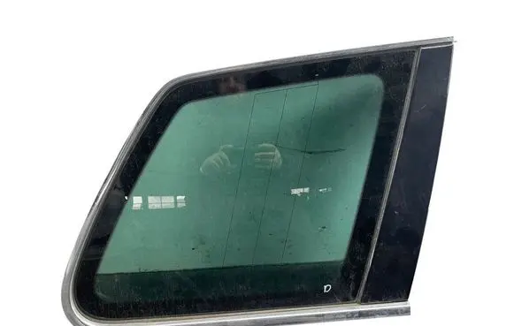 Volkswagen Touareg I Rear side window 7L6845298DH