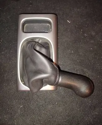 Nissan Note (E11) Gear lever shifter trim leather/knob 
