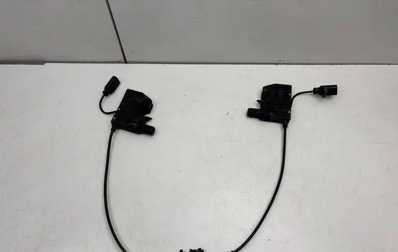 Engine bonnet/hood lock/catch