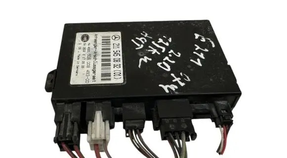Mercedes-Benz E W211 Tow bar trailer control unit/module 2115450832 5DS00845300