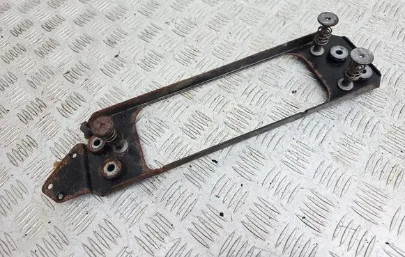 BMW 5 E60 E61 Pneumatic air compressor holding bracket 6789937 37106789937