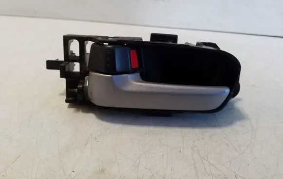 Suzuki Grand Vitara II Rear door interior handle