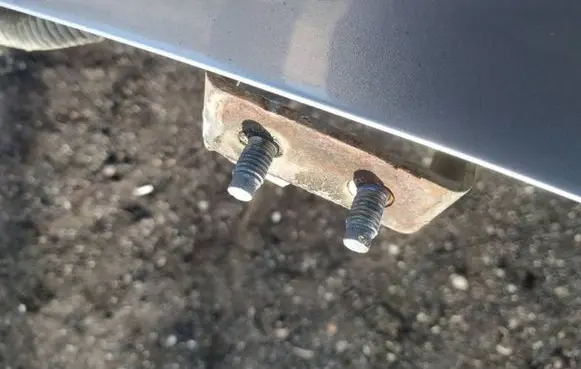 Nissan Primera Tailgate/trunk/boot hinge