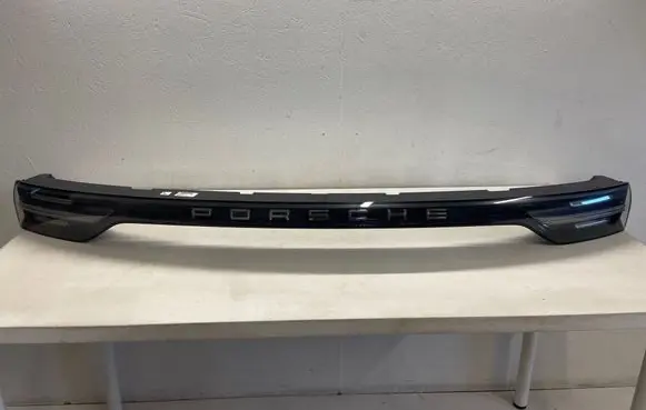 Porsche Cayenne (9Y0 9Y3) Tailgate rear/tail lights 9Y0945081R T9Y0081 20640011