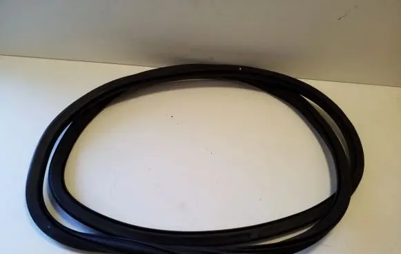Audi Q3 F3 Front door rubber seal 83A831721B