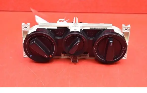 Skoda Octavia Mk1 (1U) Climate control unit 1J0819045E