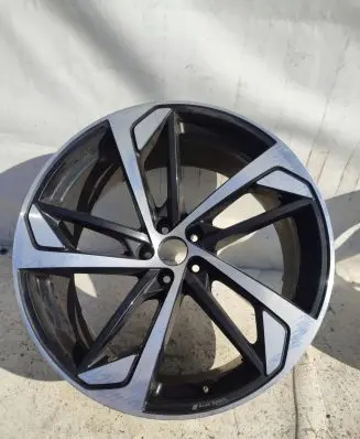 Audi Q7 4M R22 alloy rim 
