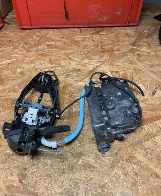BMW X7 G07 Front door lock 9464891