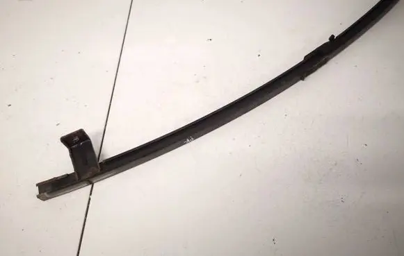 Honda Insight Front door glass trim molding 