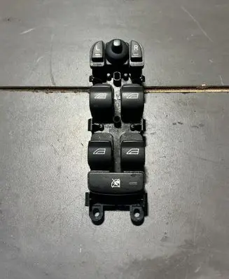Land Rover Freelander 2 - LR2 Electric window control switch 6G9N14A132AC