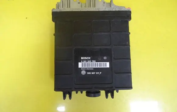 Volkswagen Golf III Engine control unit/module 1H0907311F 0261200760