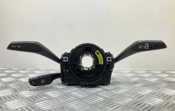 Wiper turn signal indicator stalk/switch