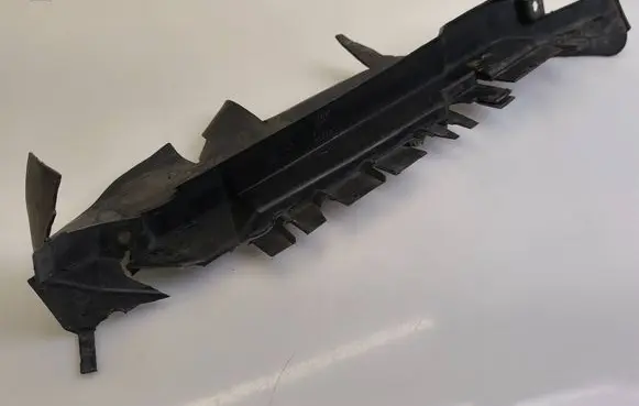 Audi A8 S8 D2 4D Intercooler air guide/duct channel 4D0121284A
