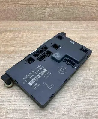 Mercedes-Benz E W211 Door control unit/module 2118701985 00401599