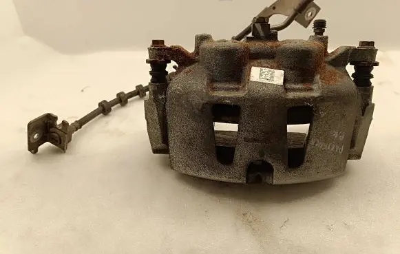 Chrysler Pacifica Front brake caliper 17986801