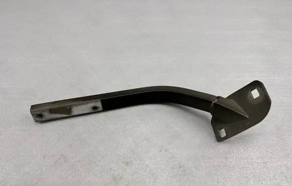 Audi A8 S8 D4 4H Fender mounting bracket 4H0821395