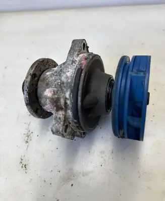 BMW 3 E46 Water pump 17317413