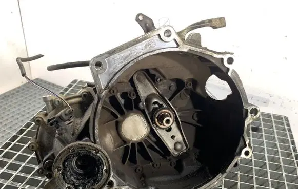 Volkswagen Fox Manual 5 speed gearbox HCS