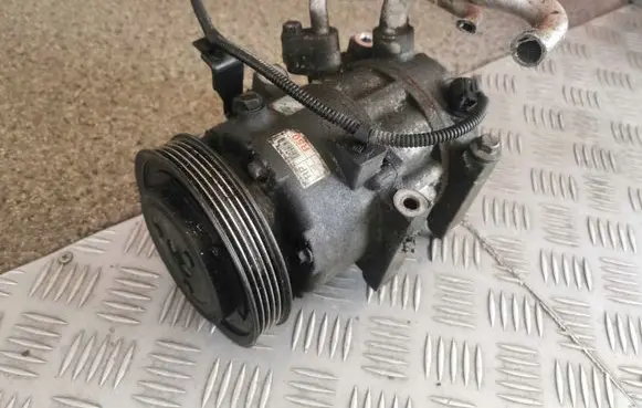 Hyundai ix35 Air conditioning (A/C) compressor (pump) KJZD3318