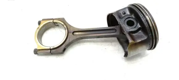 KIA Sportage Piston with connecting rod