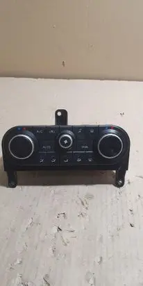 Nissan Qashqai Climate control unit 27500BB50A