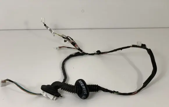 Toyota Avensis T270 Rear door wiring loom 8215405290F