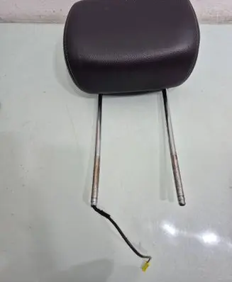 Mercedes-Benz GL X164 Front seat headrest 