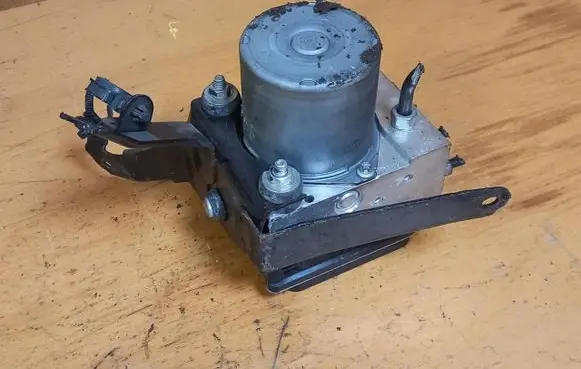 Honda CR-V ABS Pump 57110SWYG014