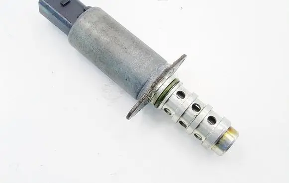 Audi A3 S3 8P Camshaft vanos timing valve 13150307