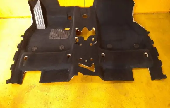BMW 2 F45 Front floor carpet liner 7306670