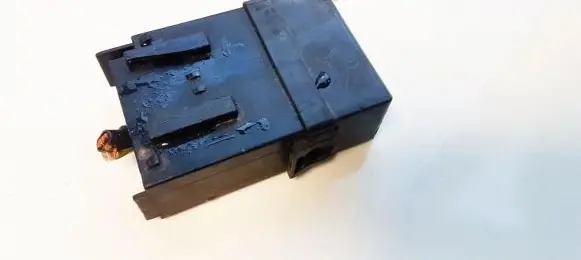Nissan Note (E11) Other relay AY610