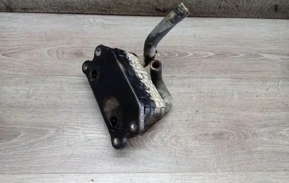 Engine oil radiator